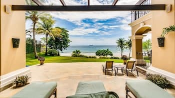 Luxury Beachfront Mansion, Incomparable Setting, Full-time Maid