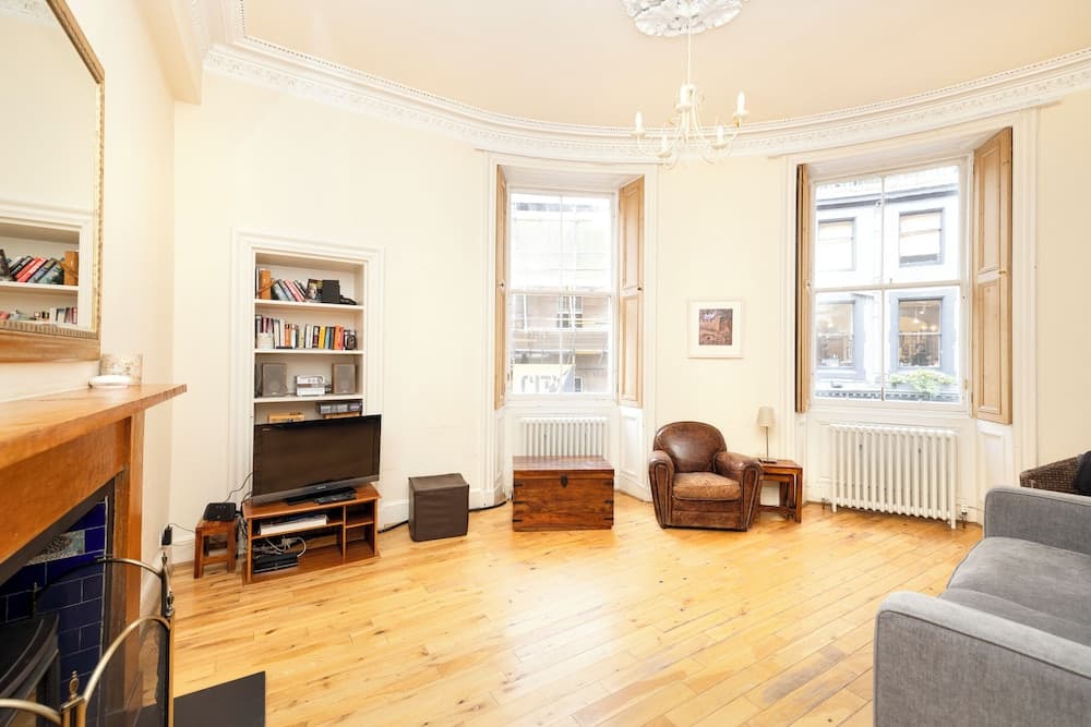 JOIVY Diagon Alley Apartment