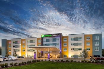 Holiday Inn Express & Suites Wildwood The Villages, an IHG Hotel