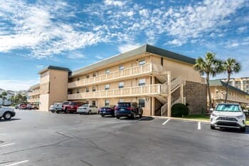 Venus 311 2 Bedroom Condo by Redawning