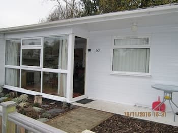 Cosy Upper Lake Chalet in Wales, Dog Friendly