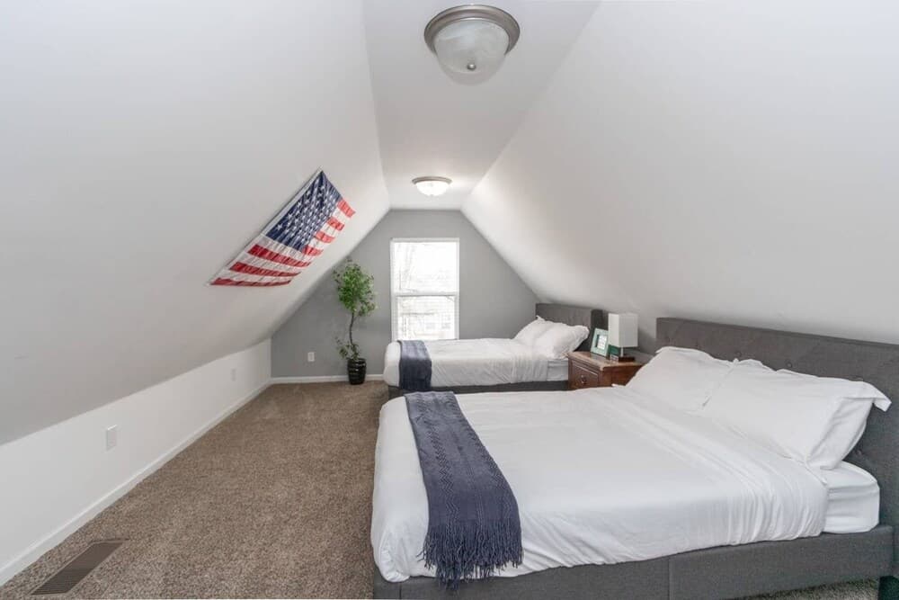 Beautiful 3BR2BA CozySuites |7 min to Lucas Oil