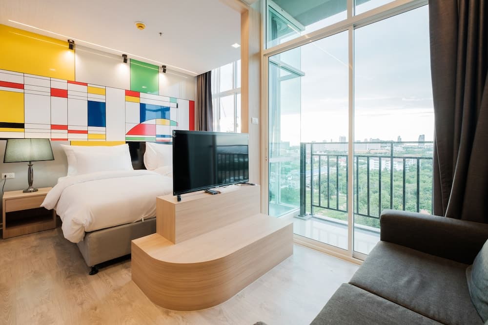 The Grand Jomtien by Favstay