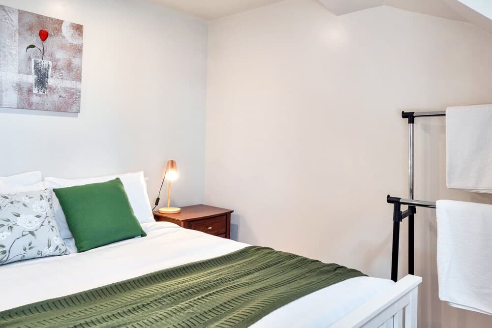 Central 3 bed, loft apartment in the CBD w Parking