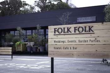 FOLK FOLK Hostel, Cafe & Bar