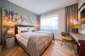 NinetyNine Hotel Amsterdam Airport