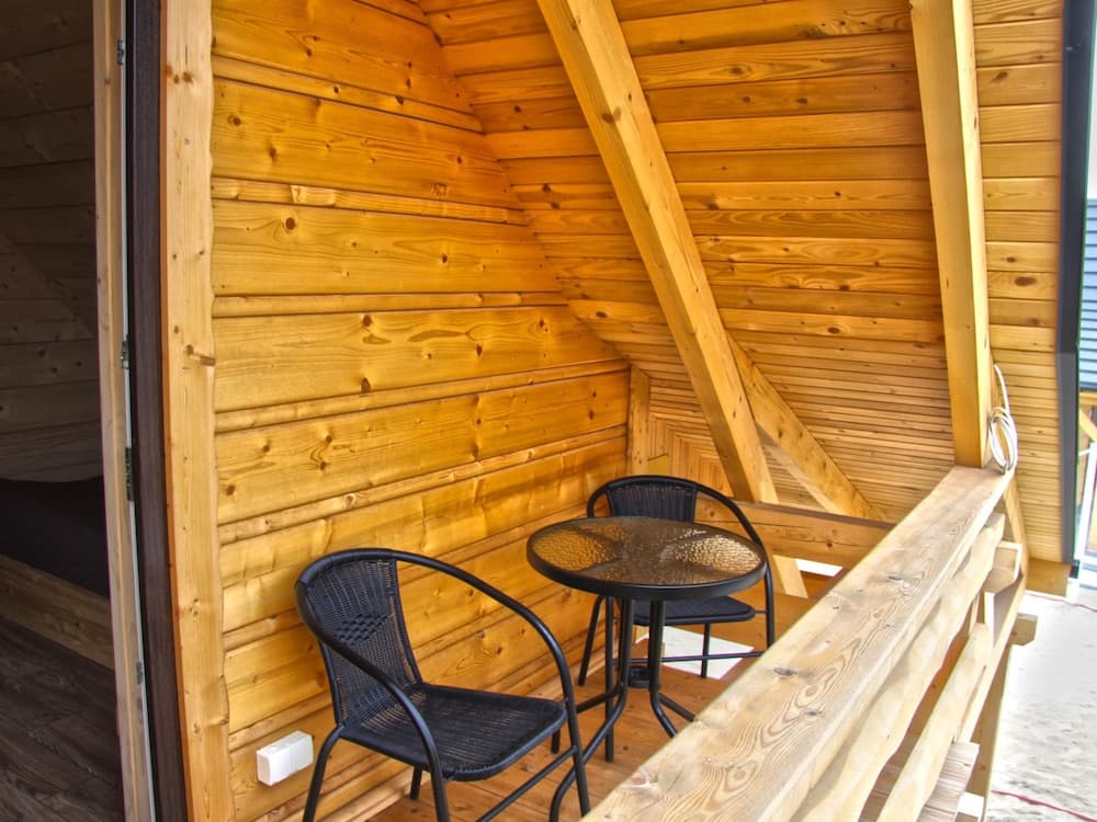 Peaceful Retreat by the Lake