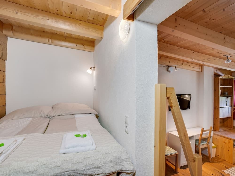 Valley-view Holiday Home in Niedernsill With Garden