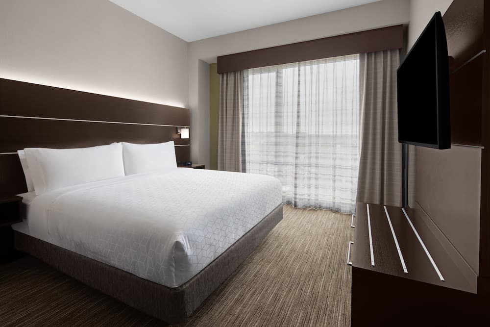 Holiday Inn Express & Suites Woodside LaGuardia Airport by IHG