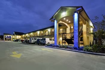 Americas Best Value Inn & Suites Lake Charles at I-210 Exit 11