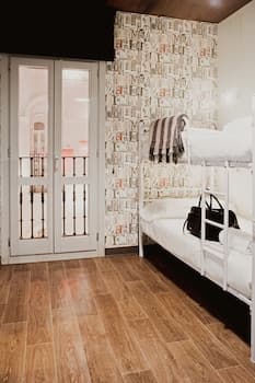 Room007 Ventura Hostel