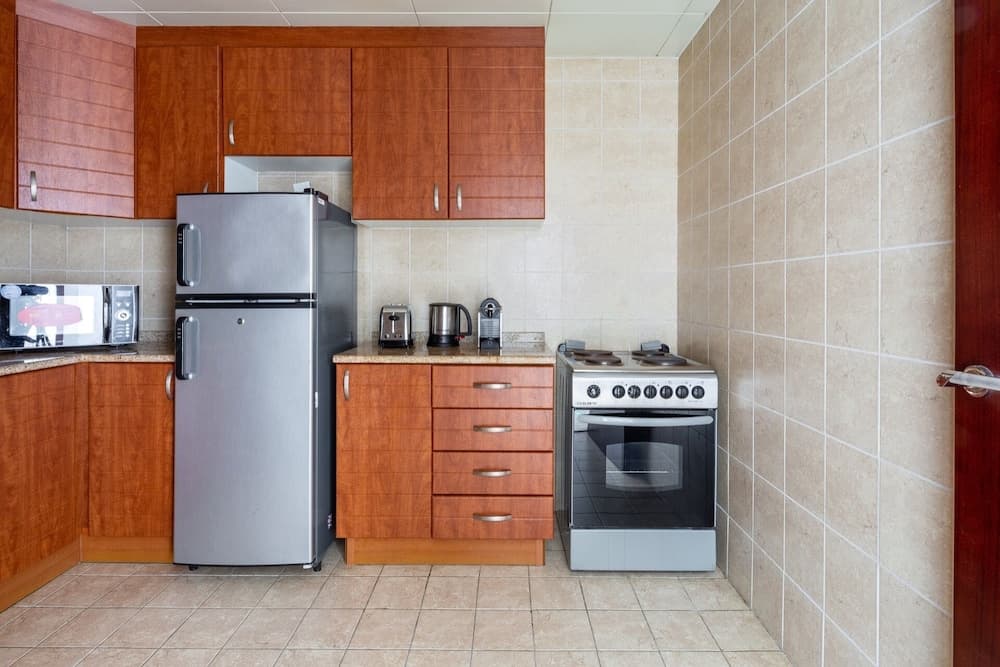 Premier 1BR Apartment in JLT - Sleeps 3!