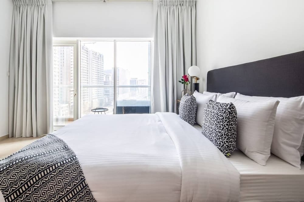 Modern Rustic Studio Apartment in Downtown Dubai