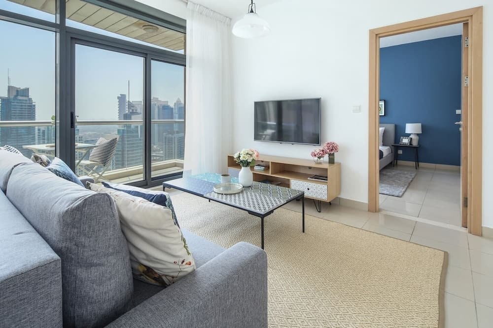 Impressive 1BR w/ Incredible Marina Views!