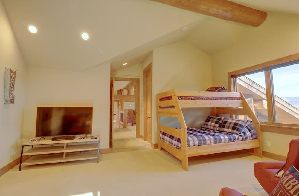 Good Elevations On Two S Drive 5 Bedroom Home by RedAwning