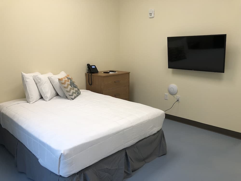 Travelodge by Wyndham Panama City Beach / Beachfront