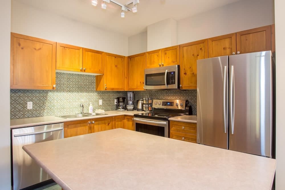 Bright & Spacious 2 Bedroom Situated in Blueberry Hills