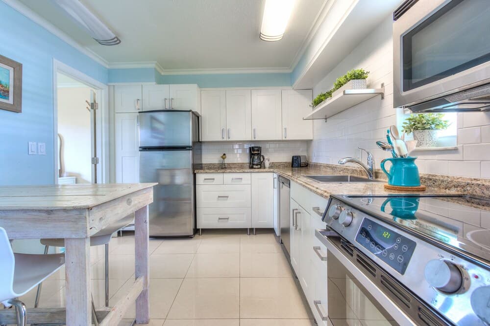 Tropic Terrace #40 - Beachfront Rental 2 Bedroom Condo by Redawning