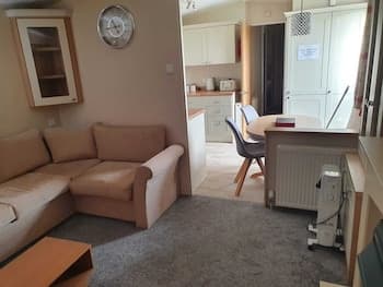 Stunning 3-bed Caravan in Clacton-on-sea