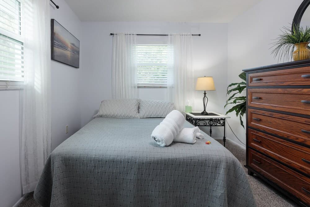 Bahia Vista Villa~15 Minutes to Beaches~sleeps 10