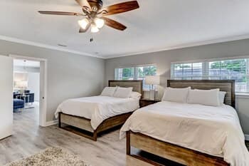 Private Pool Oasis, Walking Distance to the Beach