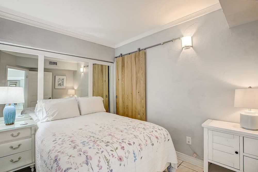 Oceanfront on the Beach - Pool