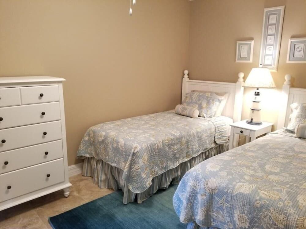 Summerhouse 101 3 Bedroom Condo by RedAwning