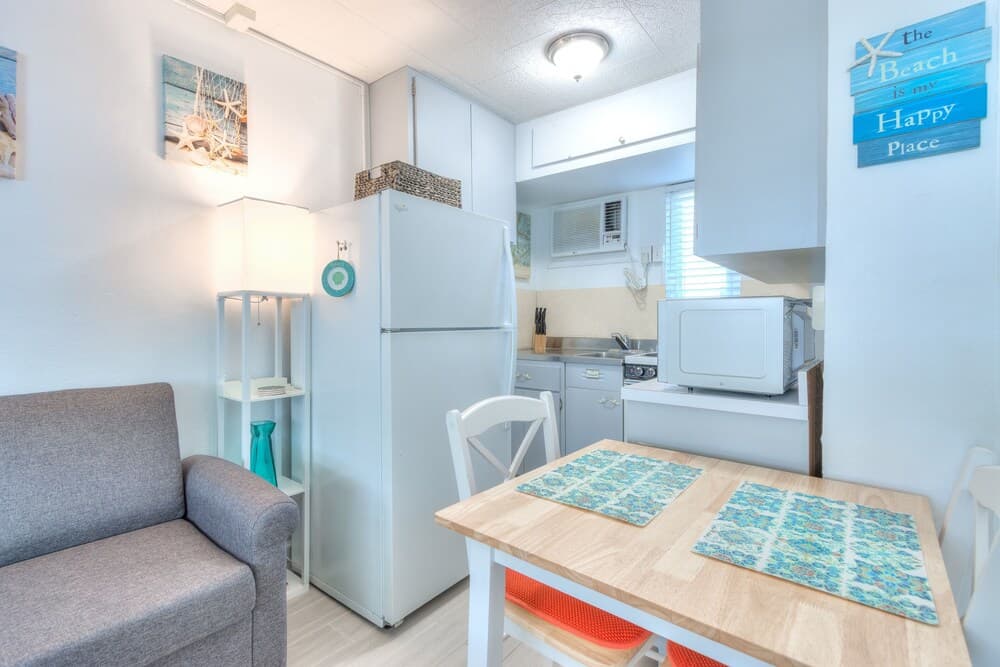 Tropic Terrace #56 - Beachfront Rental 1 Bedroom Condo by Redawning