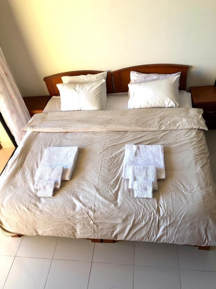 Cosy Sea View Studio - The Views Waterside