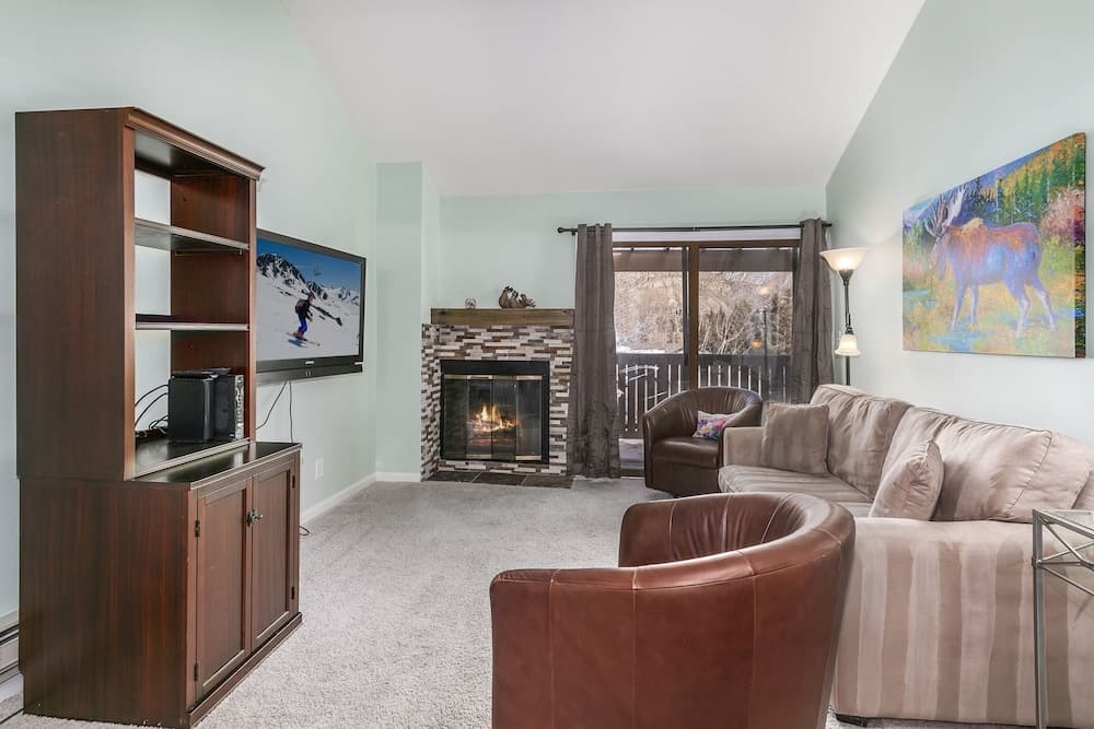 C305 W Beaver Creek Blvd 2 Bedroom Condo by RedAwning