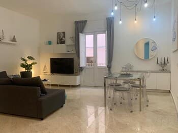 the Big Apartament Annee Elegant and Cozy---------------------------------------