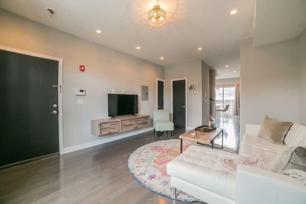 755, Unit D · 2 Bedroom Home in Fairmont w/ Roofdeck and Balcony