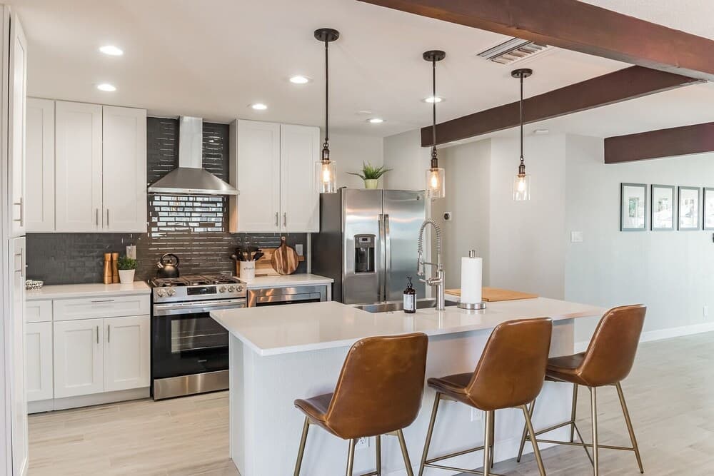 Fairmount House - Modern & Sophisticated With Large Backyard 3 Bedroom Home by Redawning