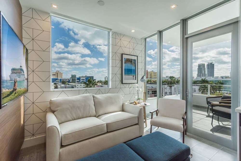 Gorgeous 2 Bedroom apt in South Beach