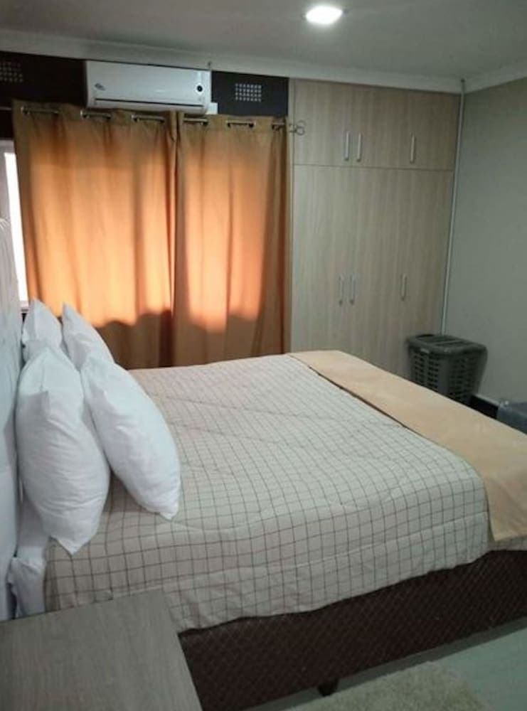 Exclusive 4 Bedrooms in Handsworth Along Kamloops Close University of Zambia