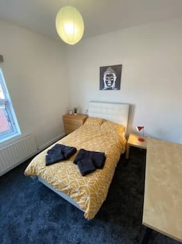 Stayzo House Accommodation- Coventry Free Parking