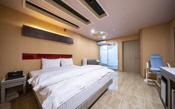 Evian Drive-in in Daejam-dong Pohang