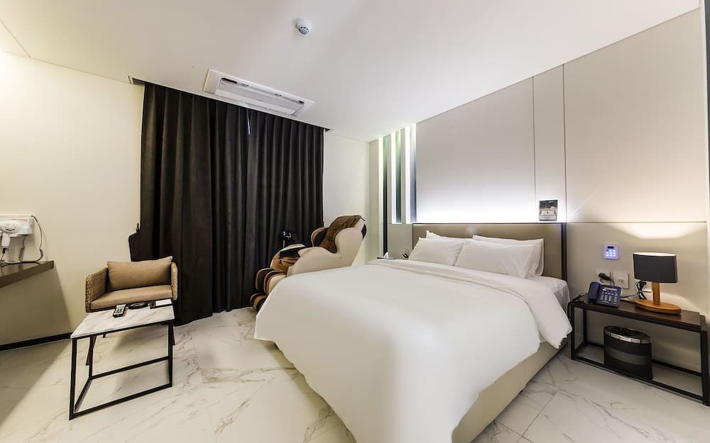 Gimpo Drive-in B-faced Hotel Louis