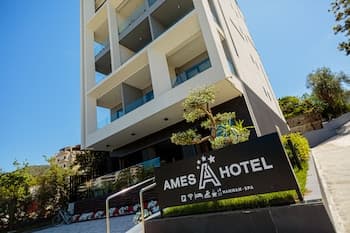 Ames Hotel & SPA