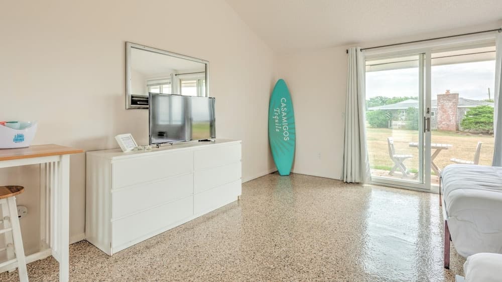 Unit 14 Dbl Queen - Bungalows at Common Ground