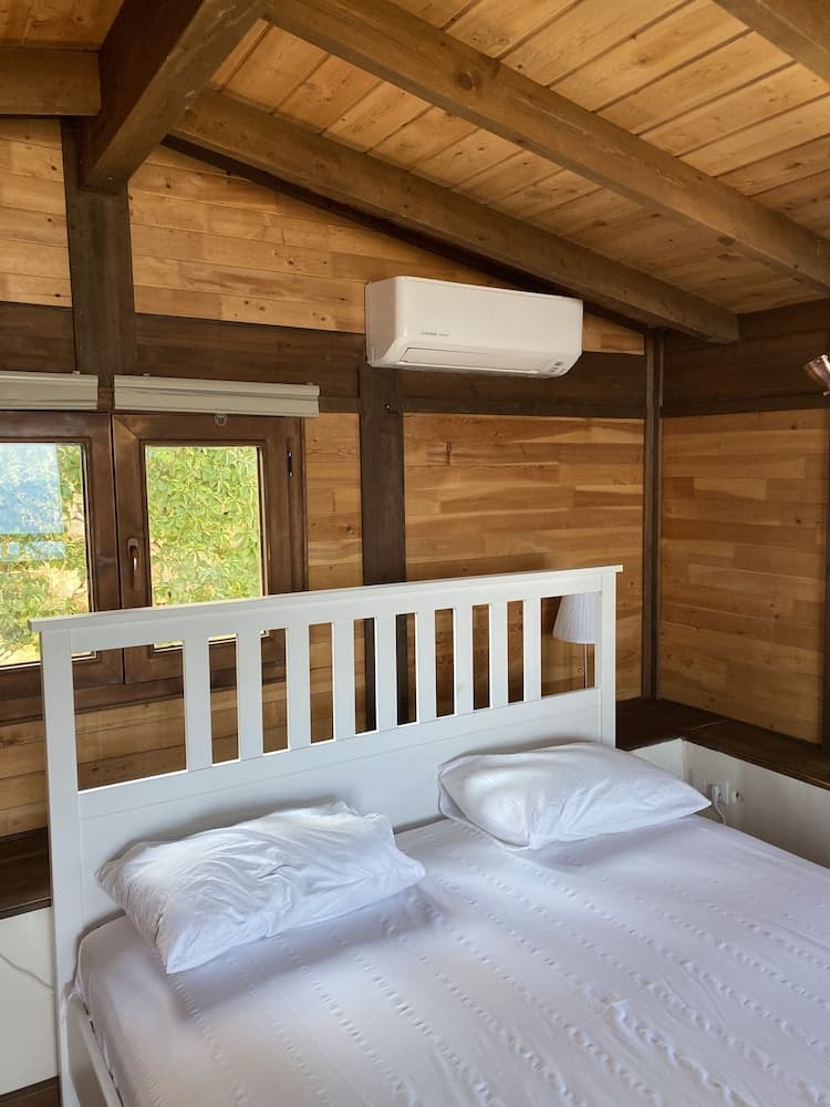 Cedar 1-bed House With Stunning Views