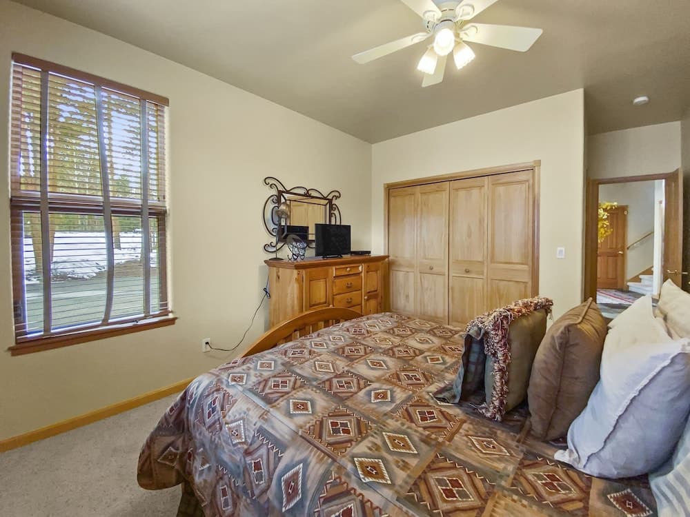 Gold King Chalet 3 Bedroom Townhouse by RedAwning