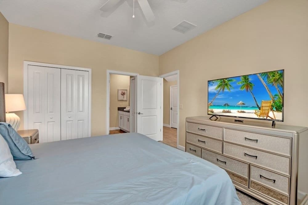 Five Star Resort Champions Gate Home! 7 Bedroom Villa by RedAwning