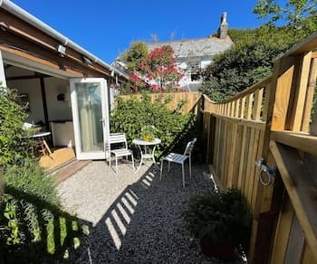 1-bed Sunny Studio Apartment in Tregony, Truro