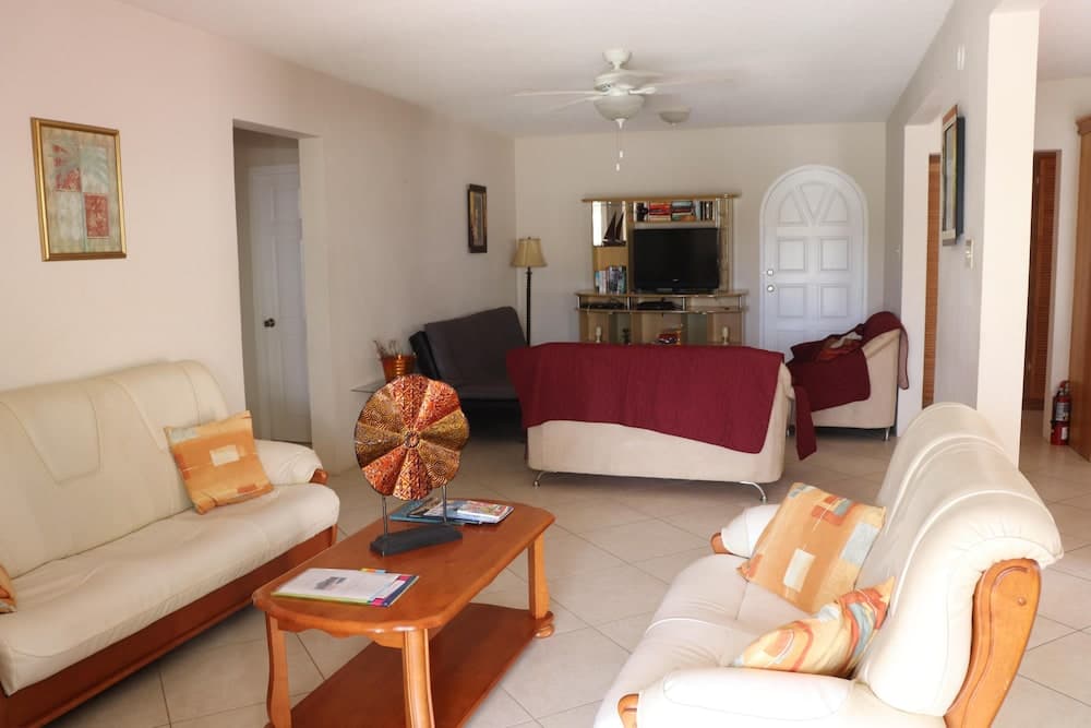 Ginger Lily 2-bed Suite at Sungold House Barbados