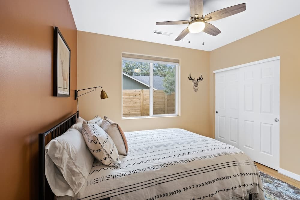 SW Decoy Home With Private Outdoor Living Space by Redawning