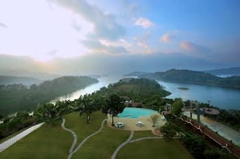 Arayal Resorts: A Unit of Sharoy Resort, Wayanad