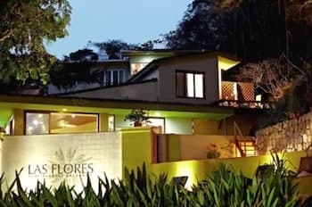 Las Flores Resort