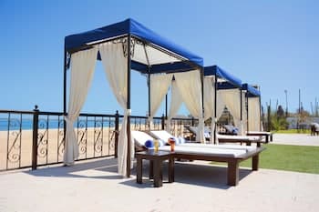 La Posada Hotel & Beach Club