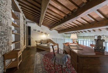 Villa Santella an Amazing Retreat Between Florence and Siena